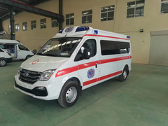 大通V80救护车