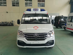大通V80救护车