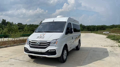 大通V80短轴中顶B型房车