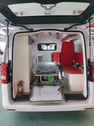 奔驰航空舱监护型救护车