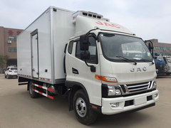 江淮V7骏铃5.2米冷藏车