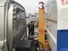 福田伽途小勾臂垃圾转运车
