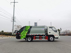 福田小卡3蓝牌4.5方压缩式垃圾车