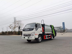 福田小卡3蓝牌4.5方压缩式垃圾车