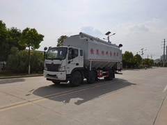 福田瑞沃（国六）三轴散装饲料运输车