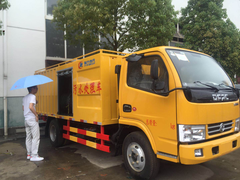 蓝牌东风小多利卡污水处理车