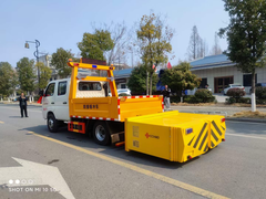 蓝牌福田双排防撞缓冲车