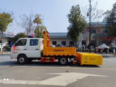 蓝牌福田双排防撞缓冲车