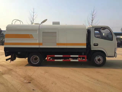 街道护栏清洗的好帮手，东风多利卡护栏清洗车