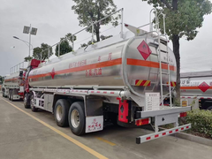 解放J6L前四后八31.2方油罐车