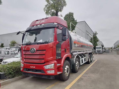解放J6L前四后八31.2方油罐车