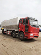 解放小三轴30方散装饲料车