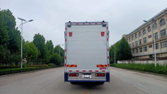 解放小三轴JH6小三轴国六畜禽运输车