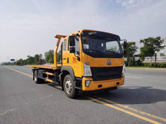 重汽豪沃G5X国六黄牌清障车，八吨上装