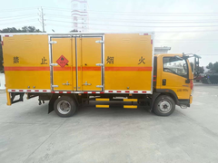 重汽豪沃国六易燃液体厢式运输车