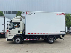 重汽豪沃“大金牛”4.2米冷藏车