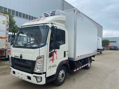 重汽豪沃“大金牛”4.2米冷藏车