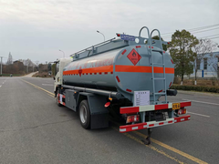 重汽豪沃悍将国六运油车