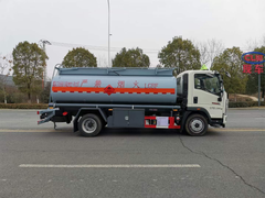 重汽豪沃悍将国六运油车