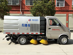 长安扫路车图片