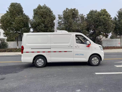 长安睿行M80国六冷藏车