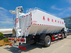 陕汽轩德X6小三轴国六饲料车