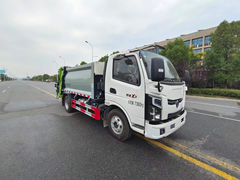 飞碟奥驰X2可下地下室压缩垃圾车