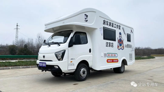飞碟缔途7座布局流动美发房车